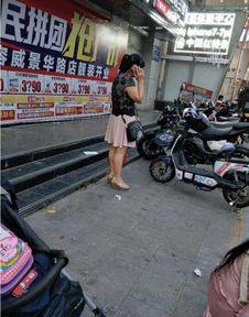 大妈骑车爆料视频播放,揭秘街头奇闻轶事